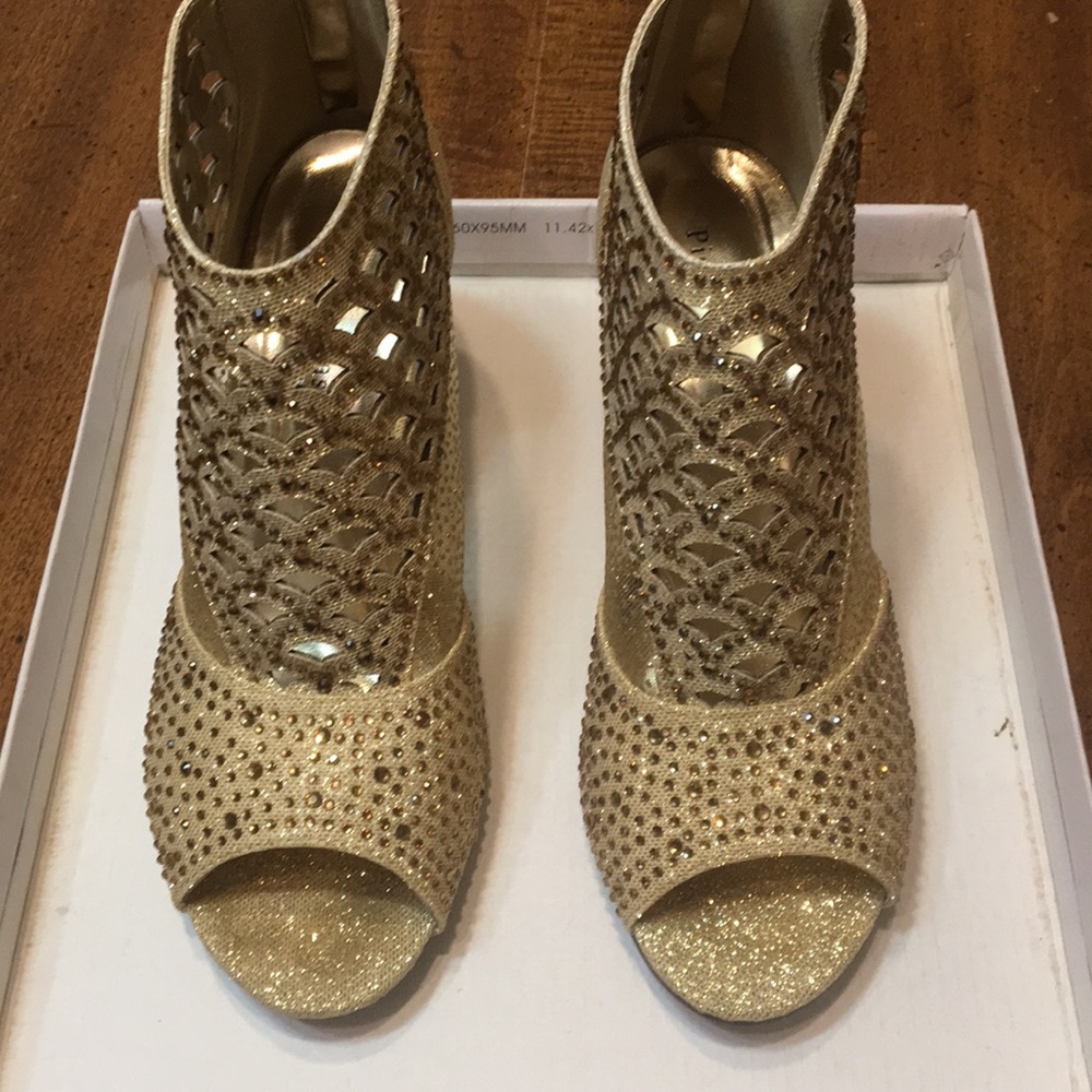 Low Heel Shoes